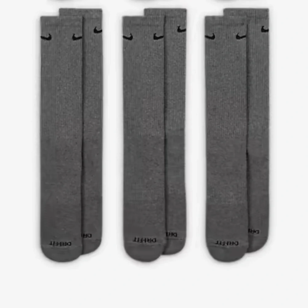 Nike 
Training Crew Socks (3 Pairs)
Nike Everyday Cushioned - Picture 2 of 4